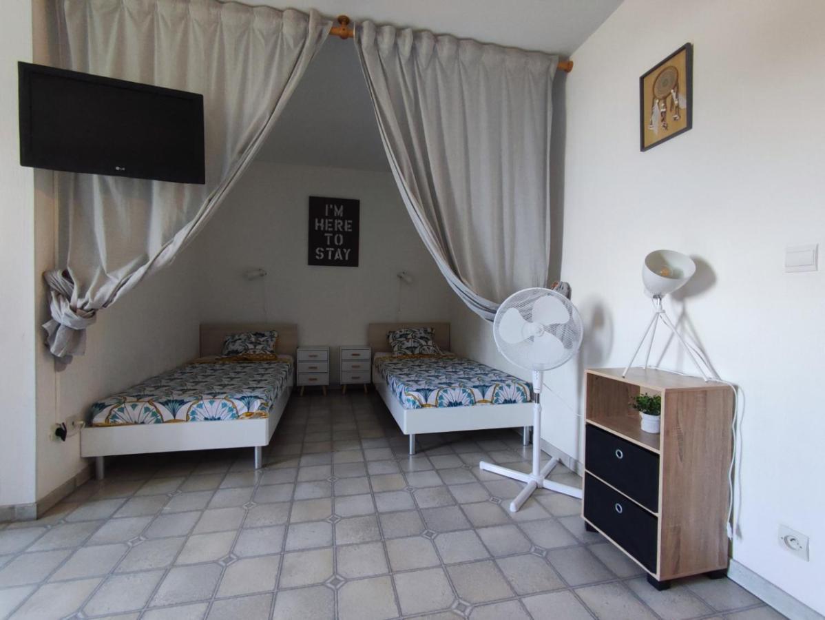 Studio Meuble Classe 2 Etoiles - 30M² Gréoux-les-Bains Екстериор снимка